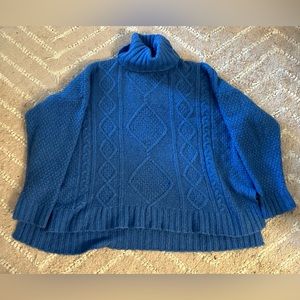 American Eagle Turtle Neck Sweater